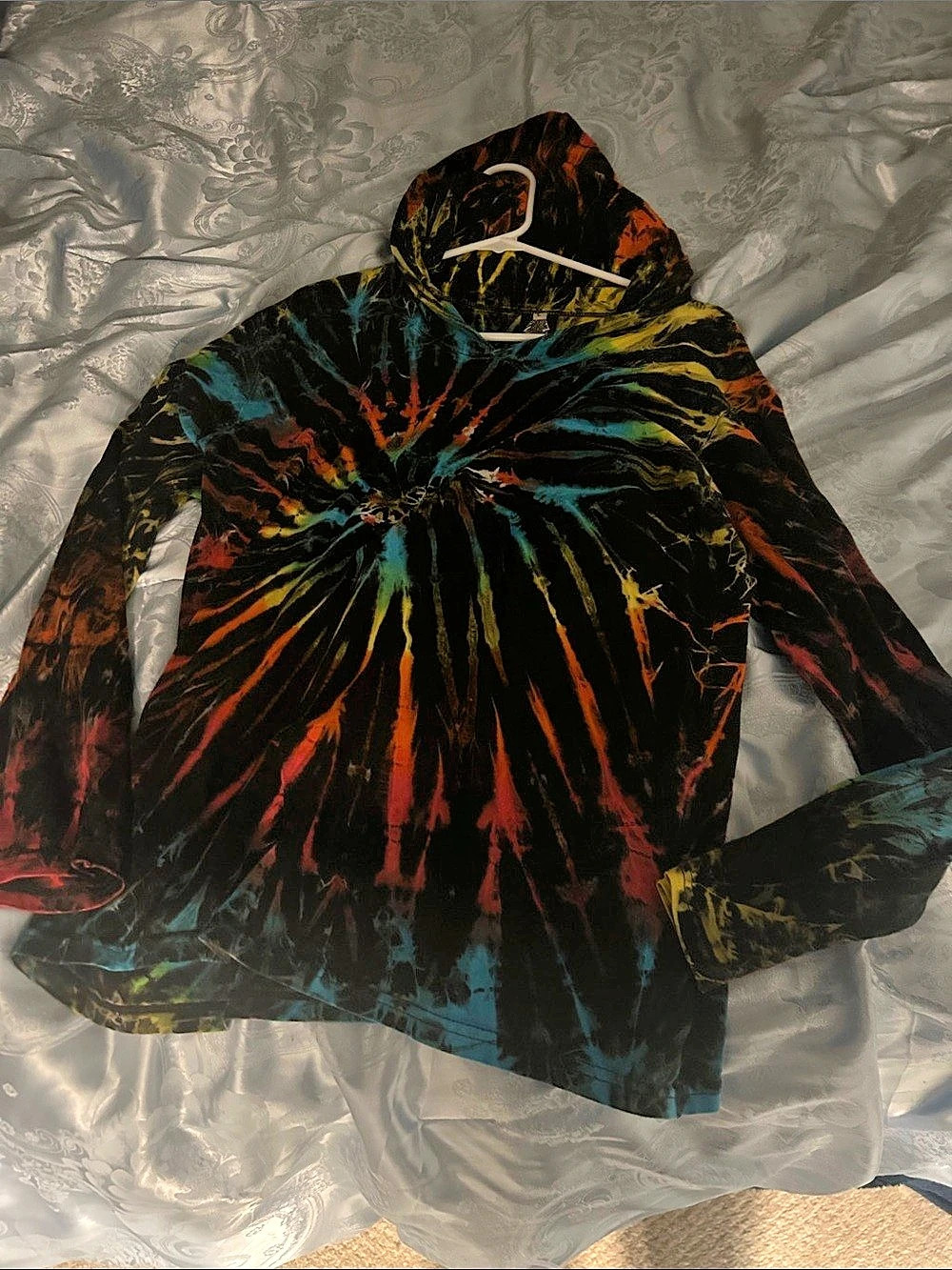 Tie-Dye Hooded Top in Black & Multicolor Like New; perfect for fall. Lightweight